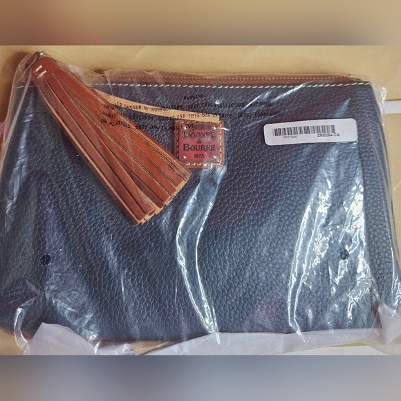 NWT Dooney & Bourke Pebble Grain Carrington Wristlet  ZR0264 Teal - Picture 3 of 4